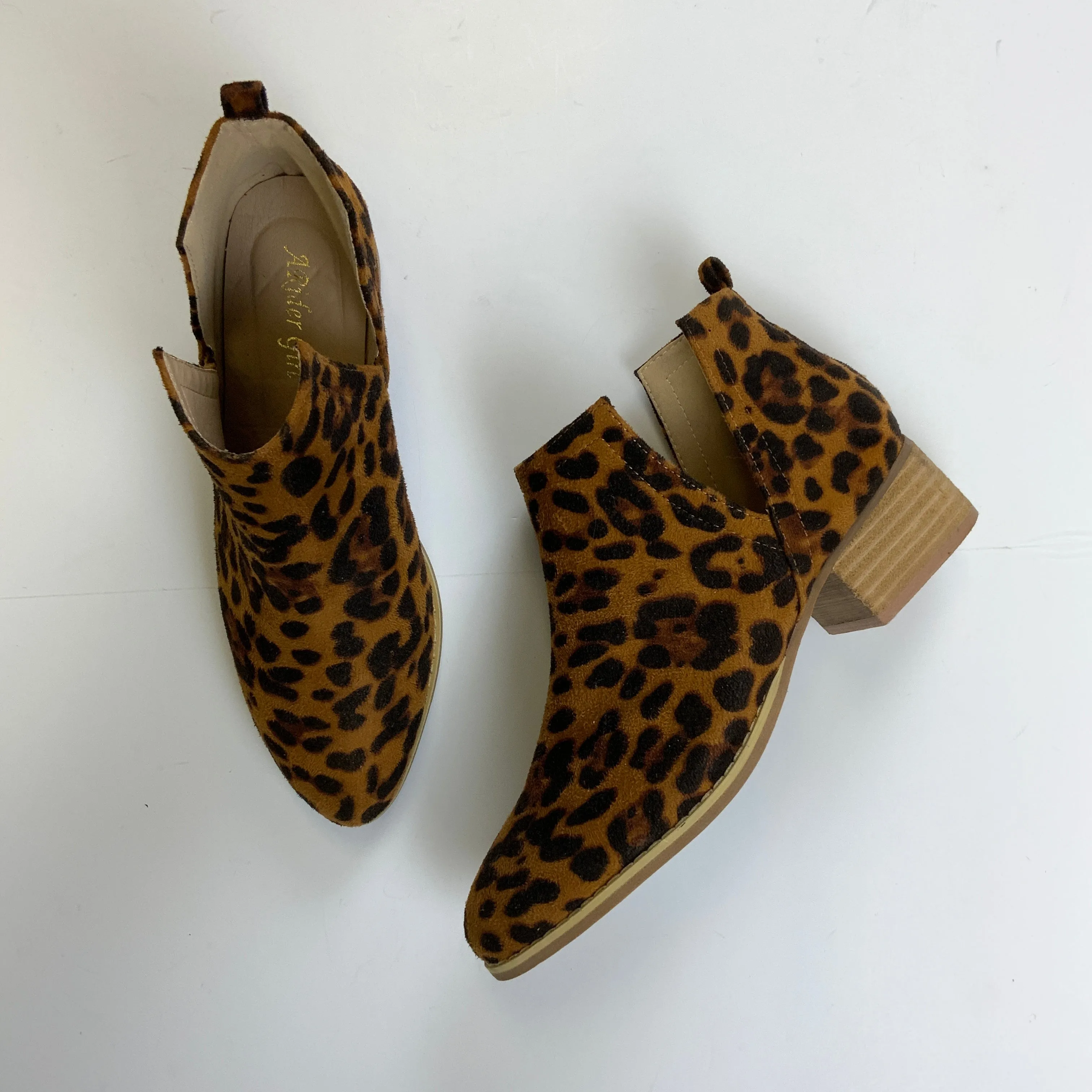 Boots Ankle Flats By Clothes Mentor In Leopard Print, Size: 8.5