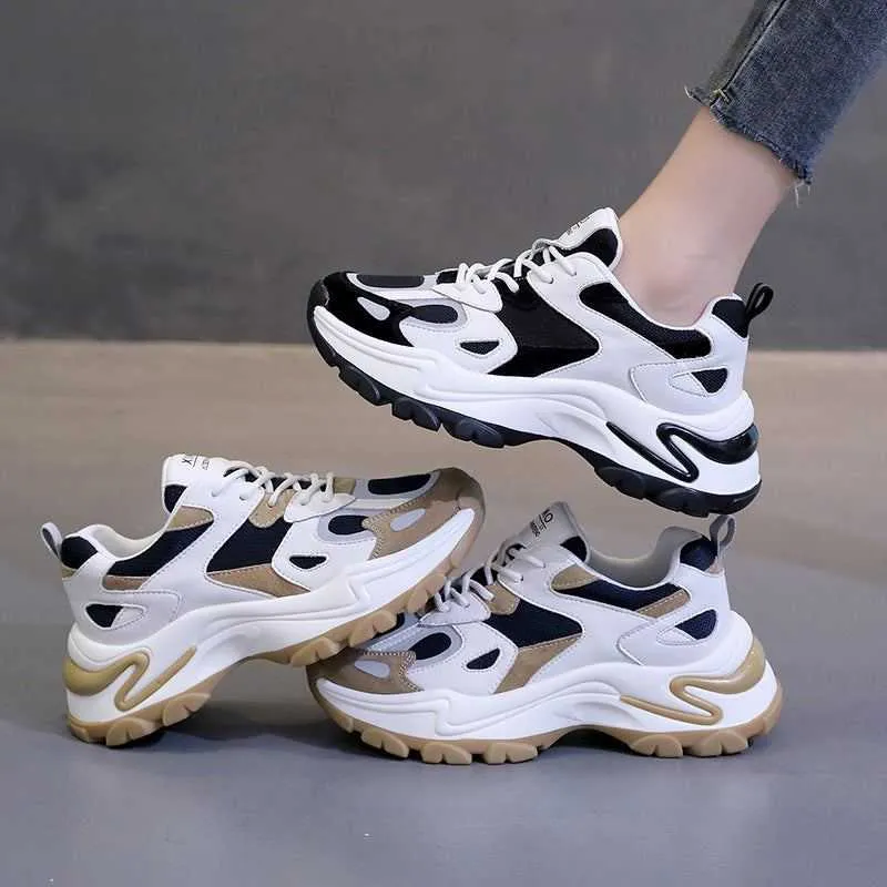 Casual Sneakers in Black and Khaki Retro