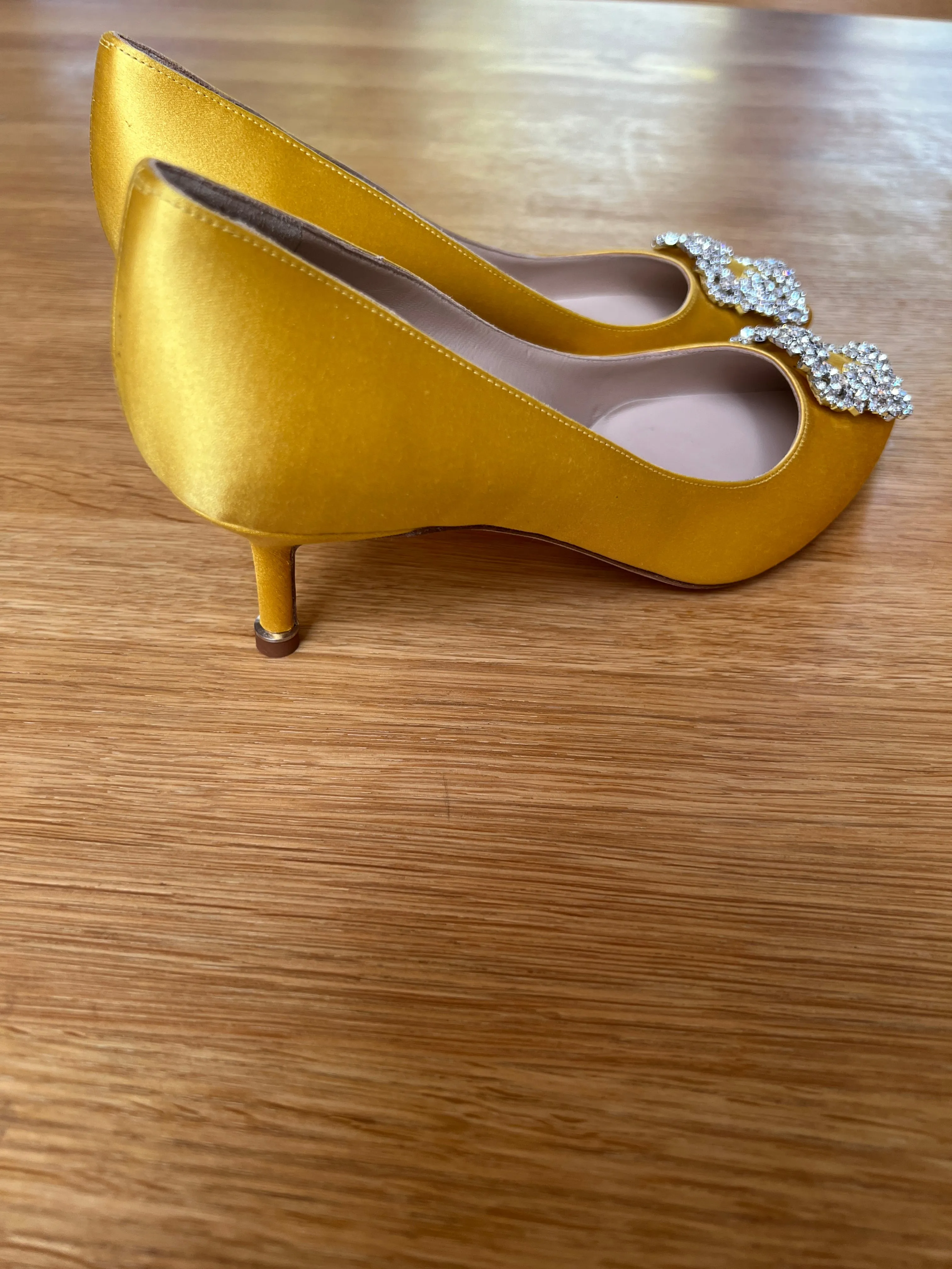 Hanginsi Yellow Satin Pumps -  6.5