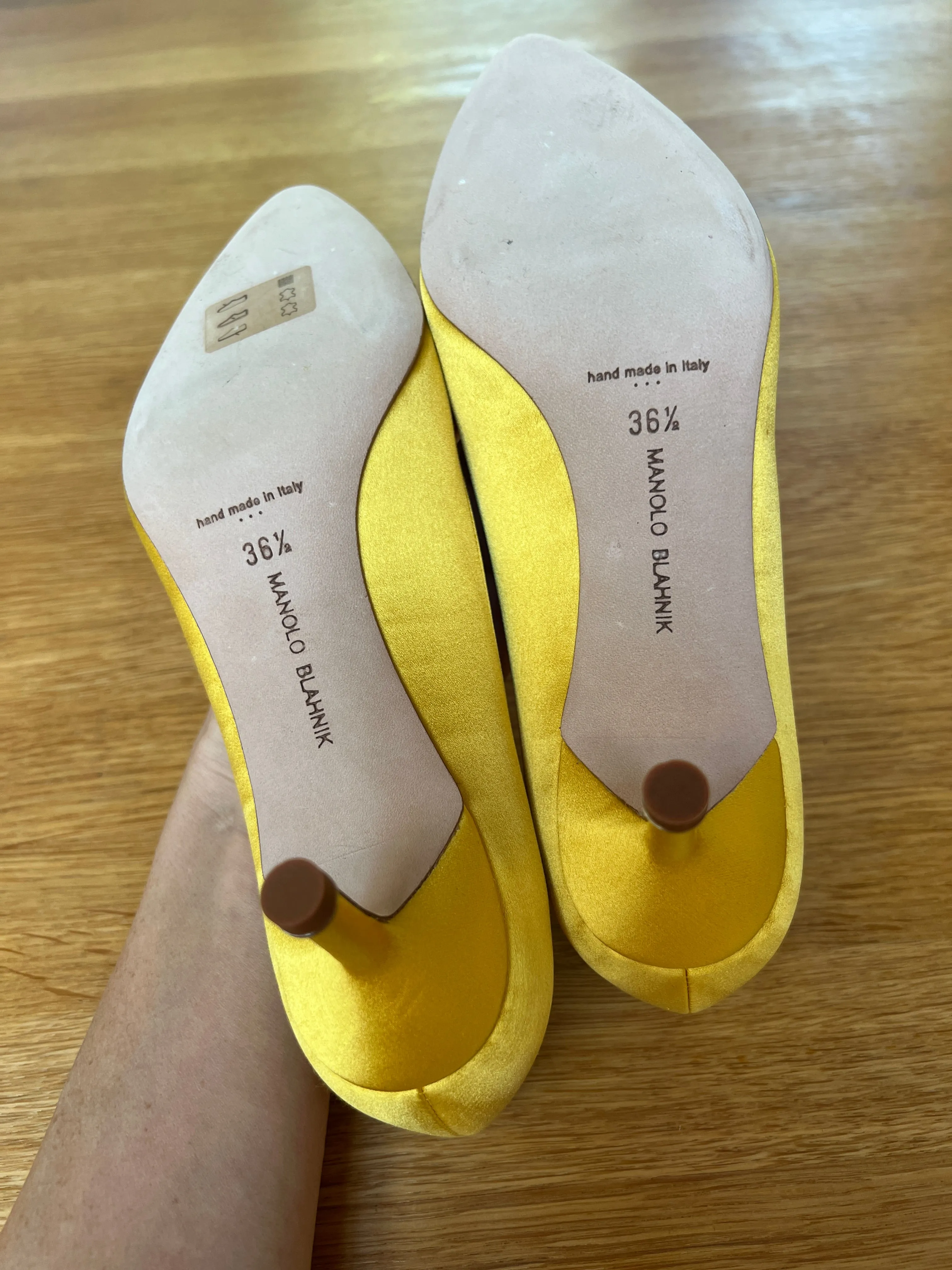 Hanginsi Yellow Satin Pumps -  6.5