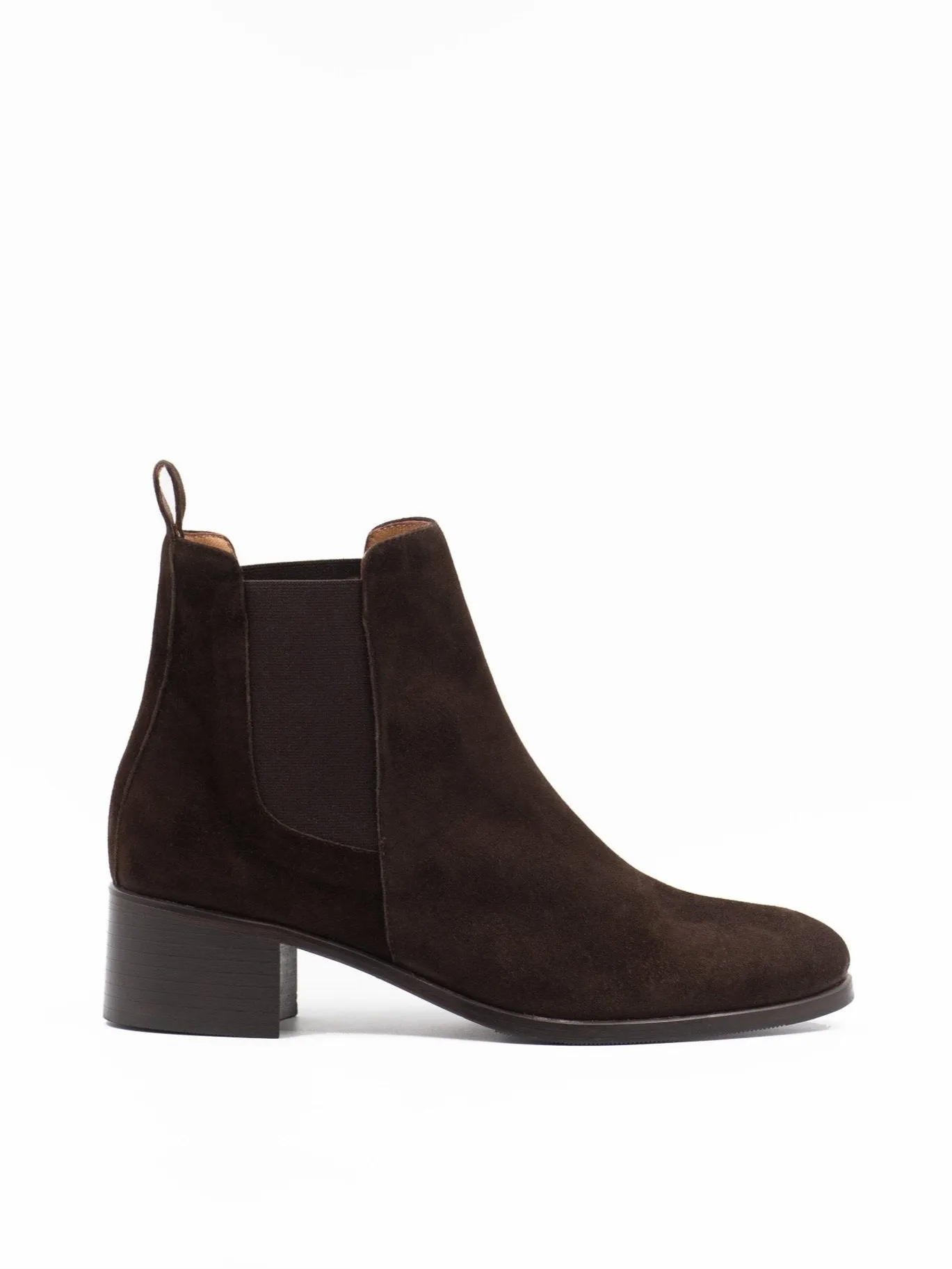 Heeled Chelsea boots in brown suede