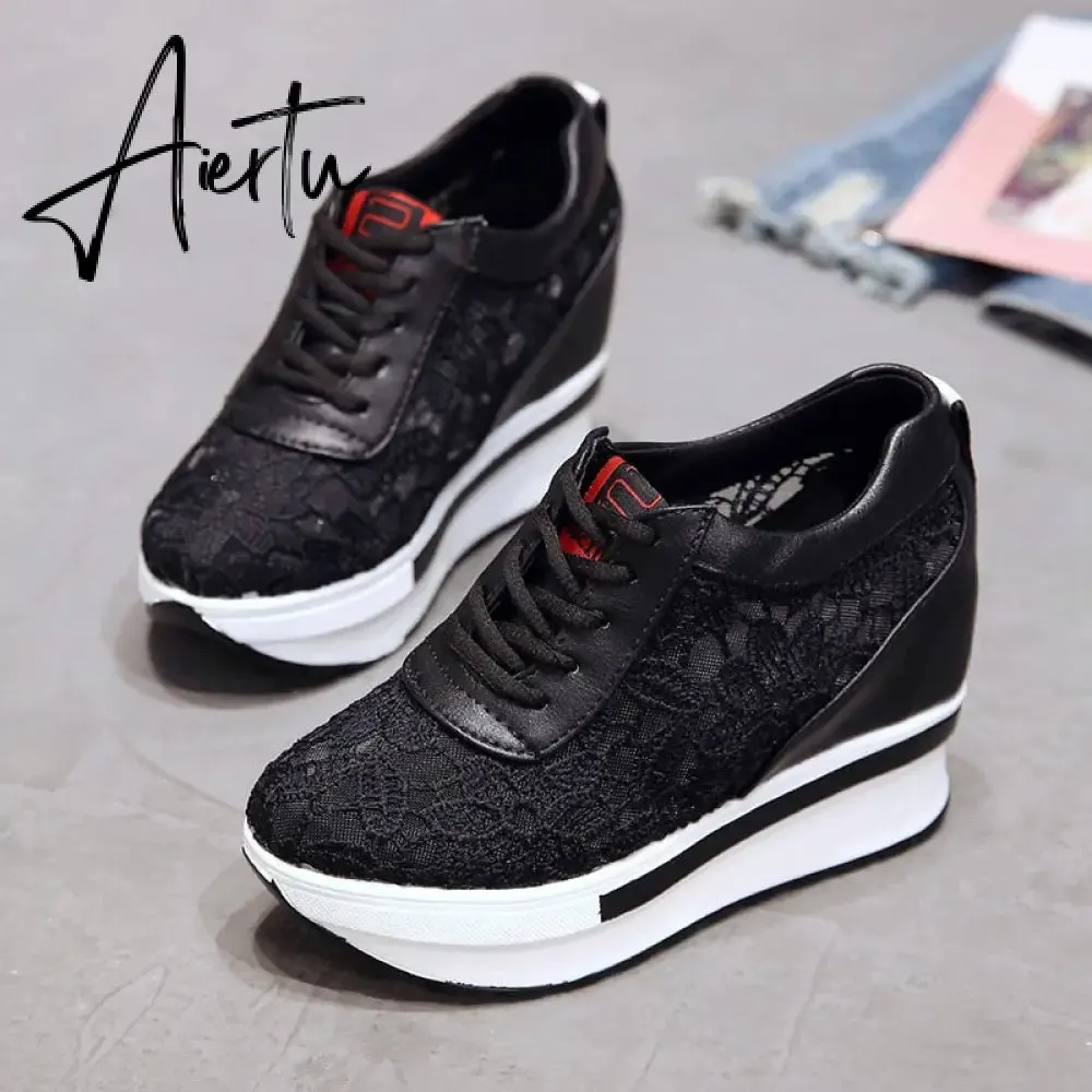 Hot Sales  Summer New Lace Breathable Sneakers Women Shoes Comfortable Casual Woman Platform Wedge Shoes