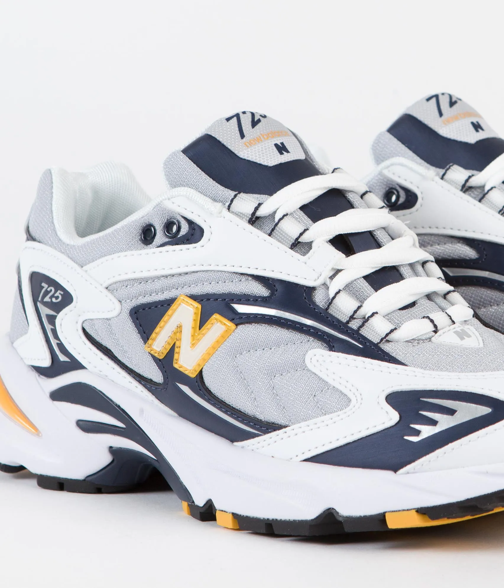 New Balance 725 Shoes - White / Navy / Yellow