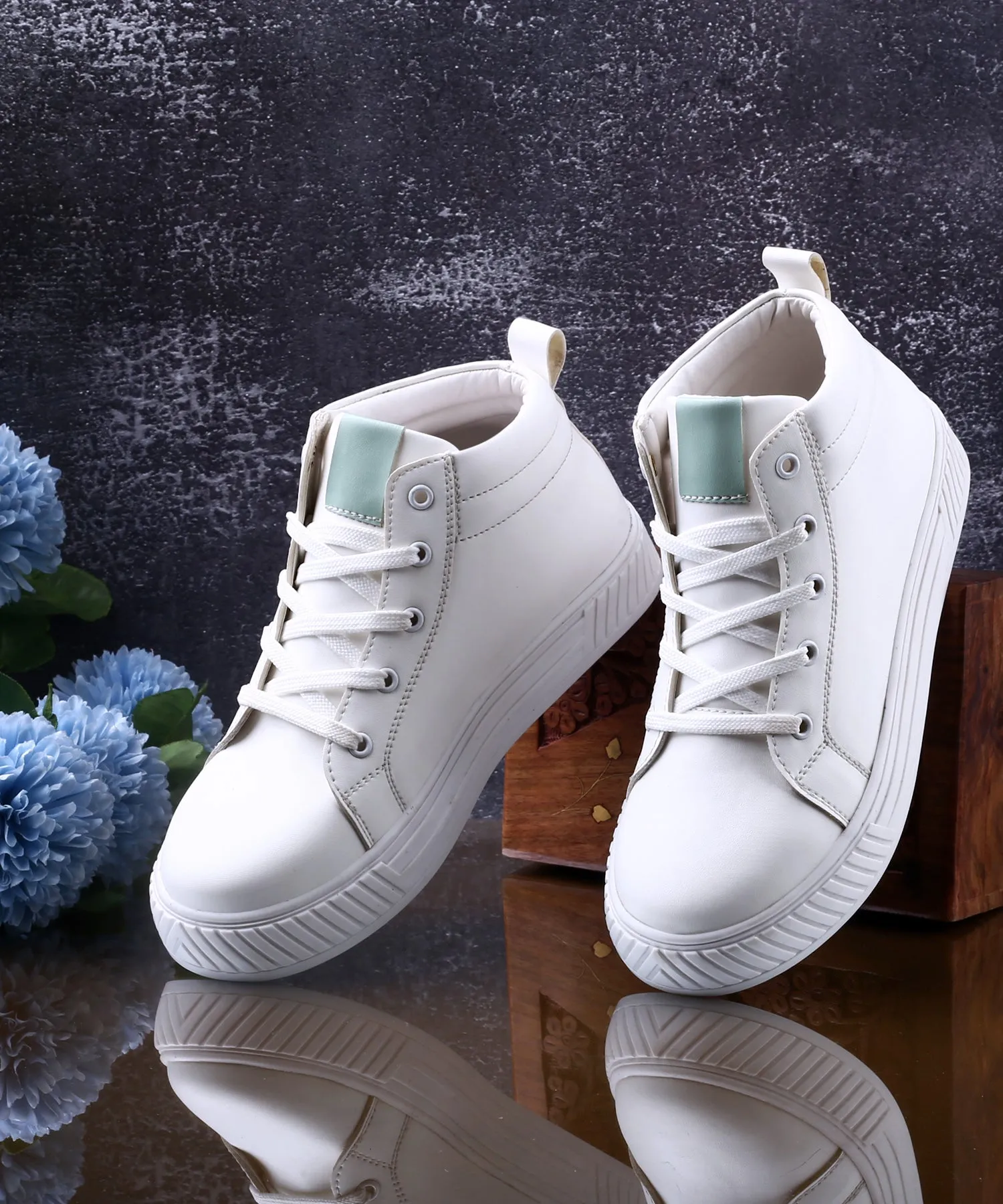 New Stylish Women's Casual Sneaker Lace-up Shoes